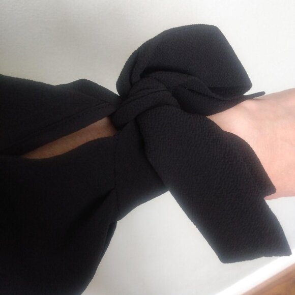 NWT CeCe Small Black Blouse - Picture 3 of 6